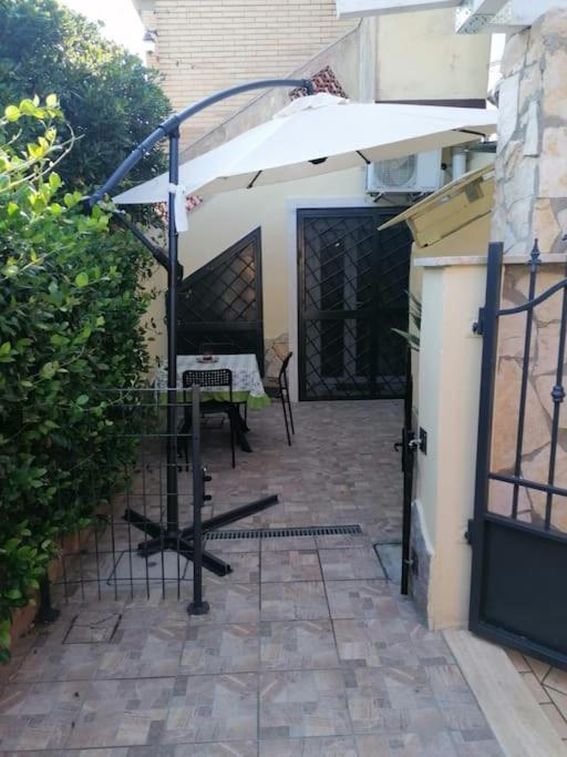 Fiumicino Aeroporto Casa Vacanze Iris Exteriör bild